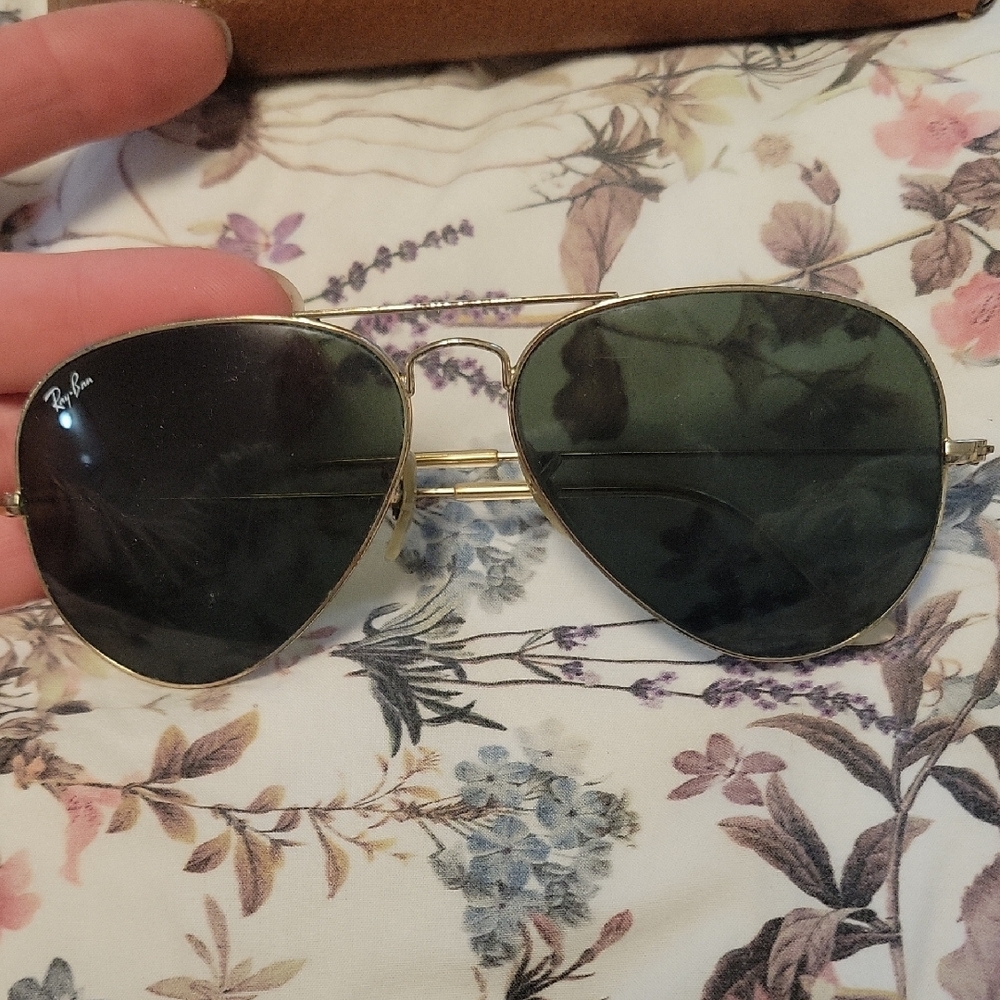 Ray-Ban Black and Gold Aviator Sunglasses